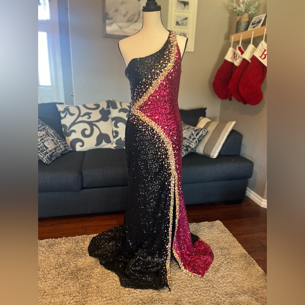 Vienna sequined formal/prom dress size 12